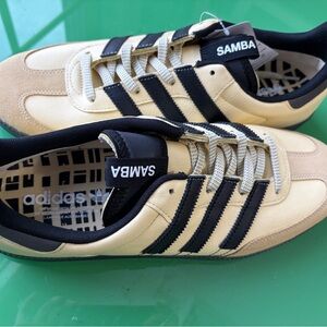 NWT Adidas Samba OG MS in pale Yellow and Black
